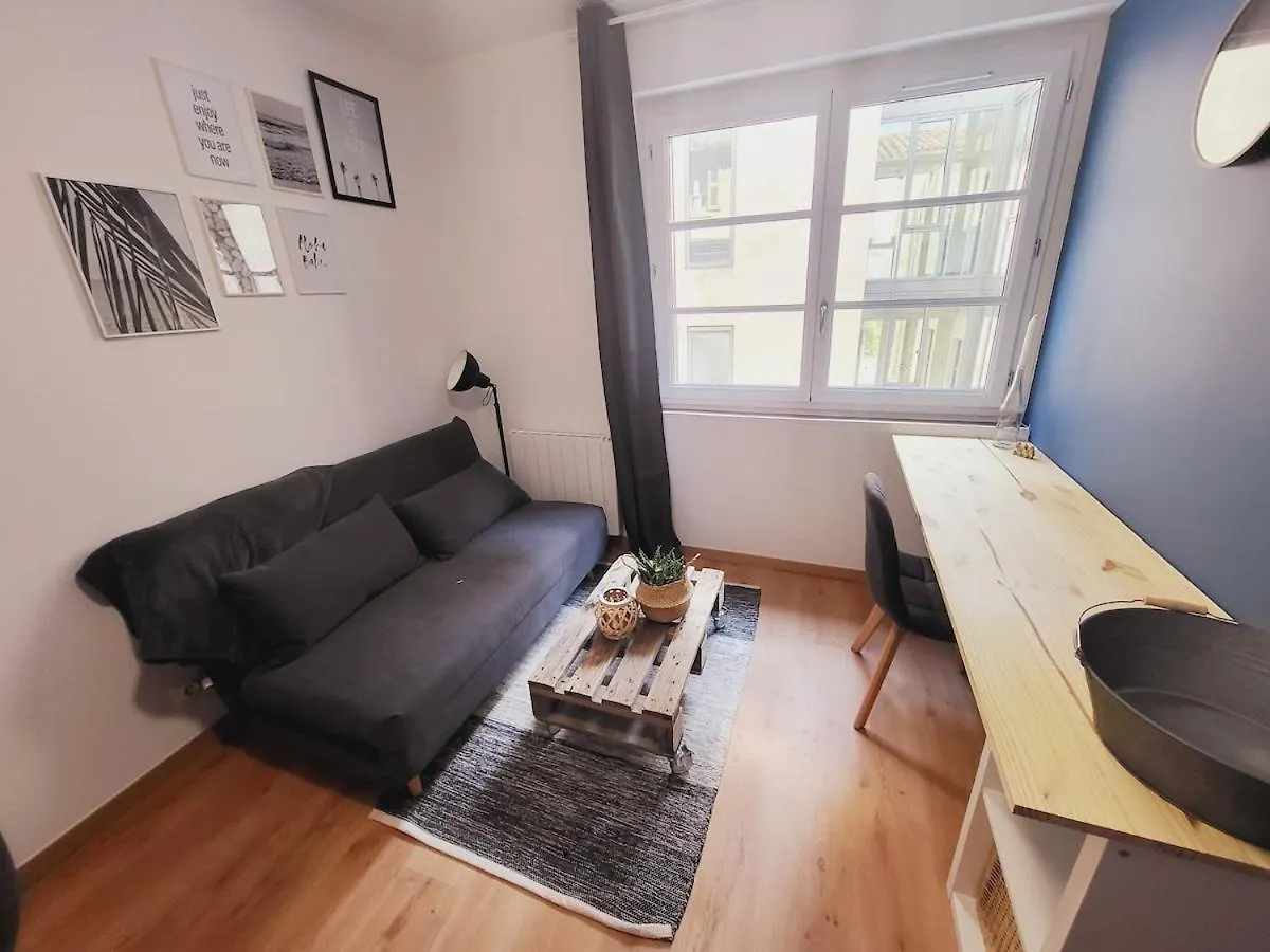 Leni, Appartement Intramuros Avignon